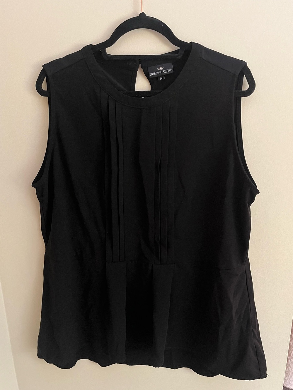 Nursing Queen Black Sleeveless Pintuck Front Camisole